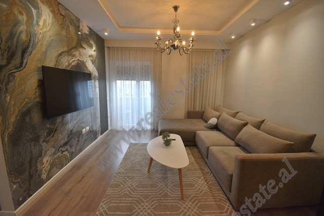 Apartament 2+1 me qira ne rrugen Panorama tek Quartum Rezidence ne Tirane.
Pozicionohet ne katin 6 